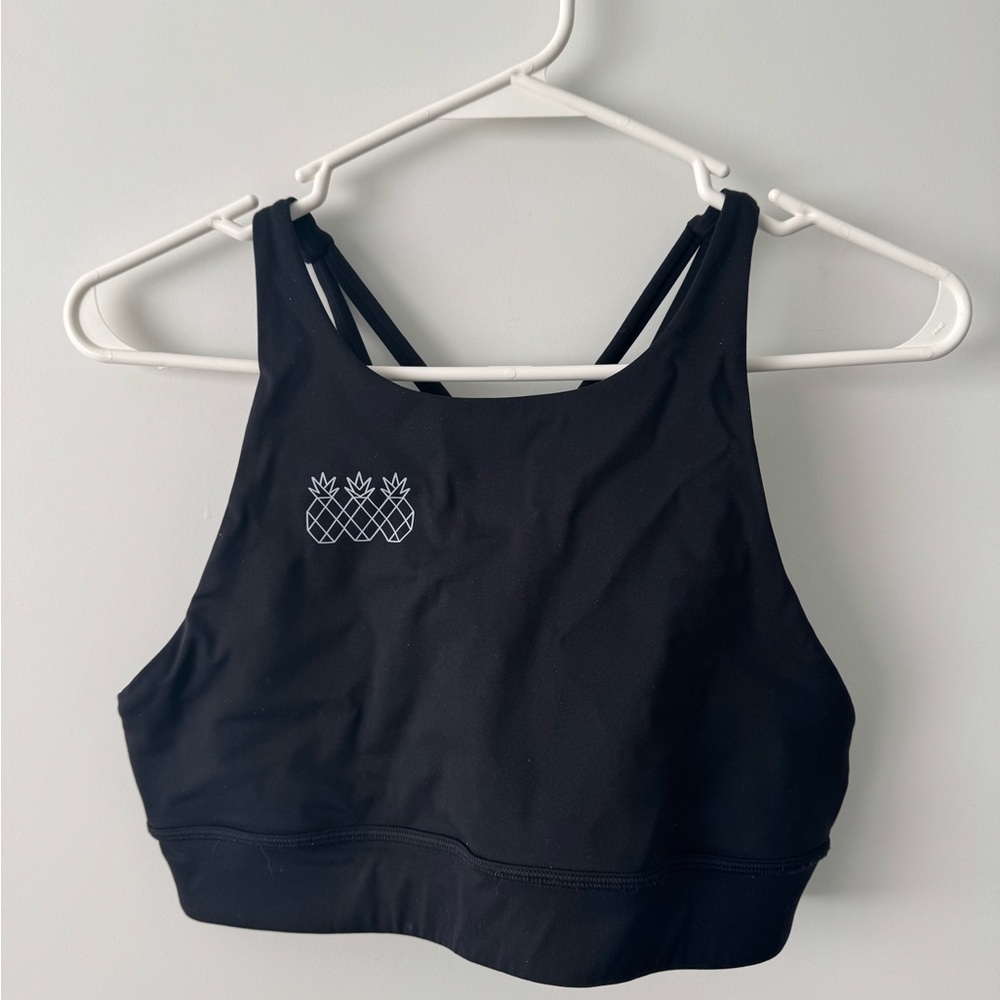 Tres Pinas Women's Sports Bra